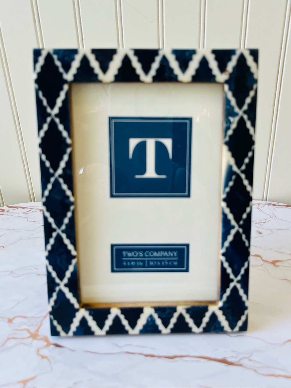 TWO’S COMPANY INDIGO RESIN AND WOOD INLAY PHOTO FRAME | 4x6 | NAVY/WHITE | NEW